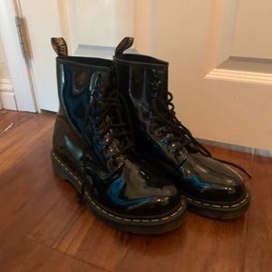 ✨Shiny Doc Marten Combat boots ✨